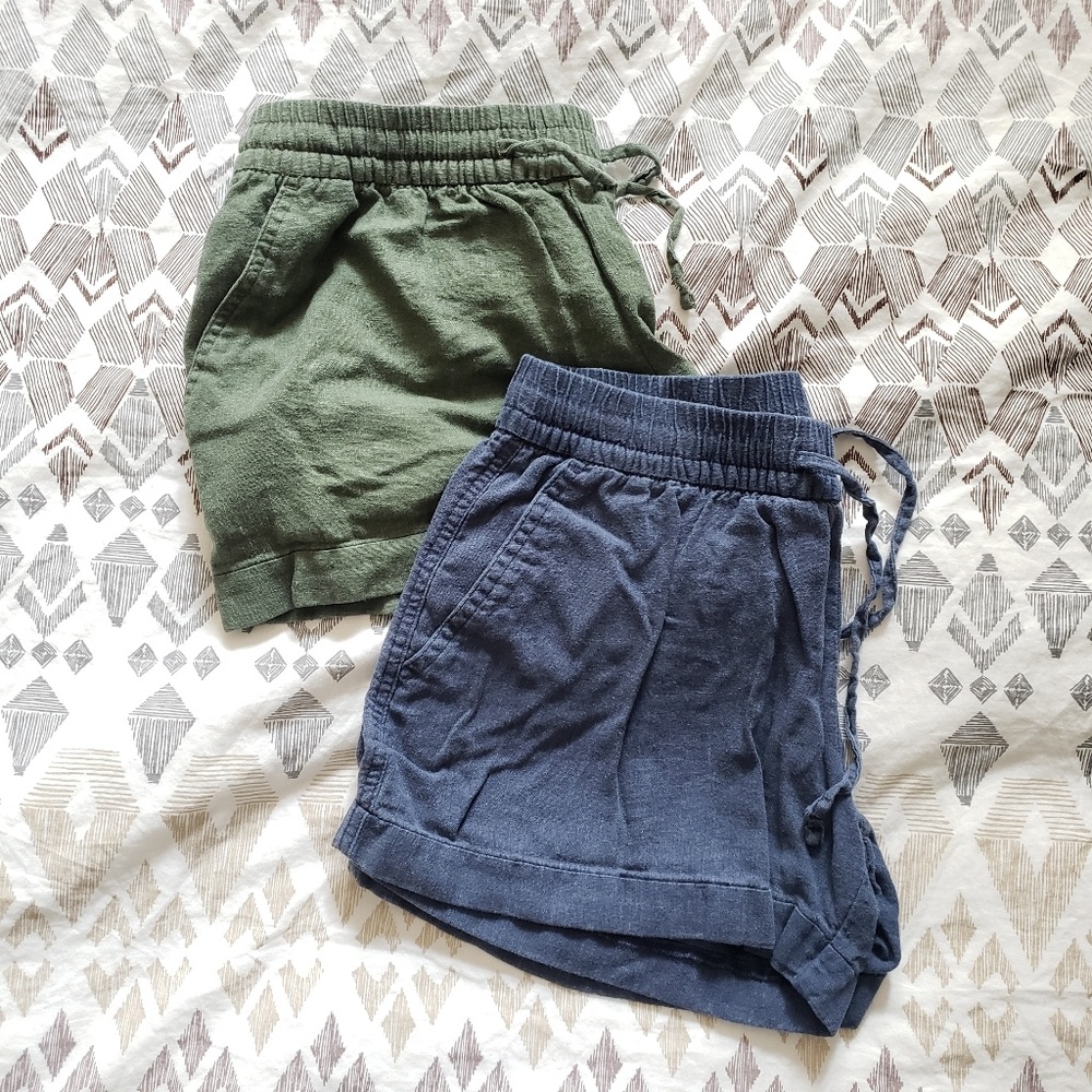 Old Navy - 2 pair linen blend Size Small Shorts